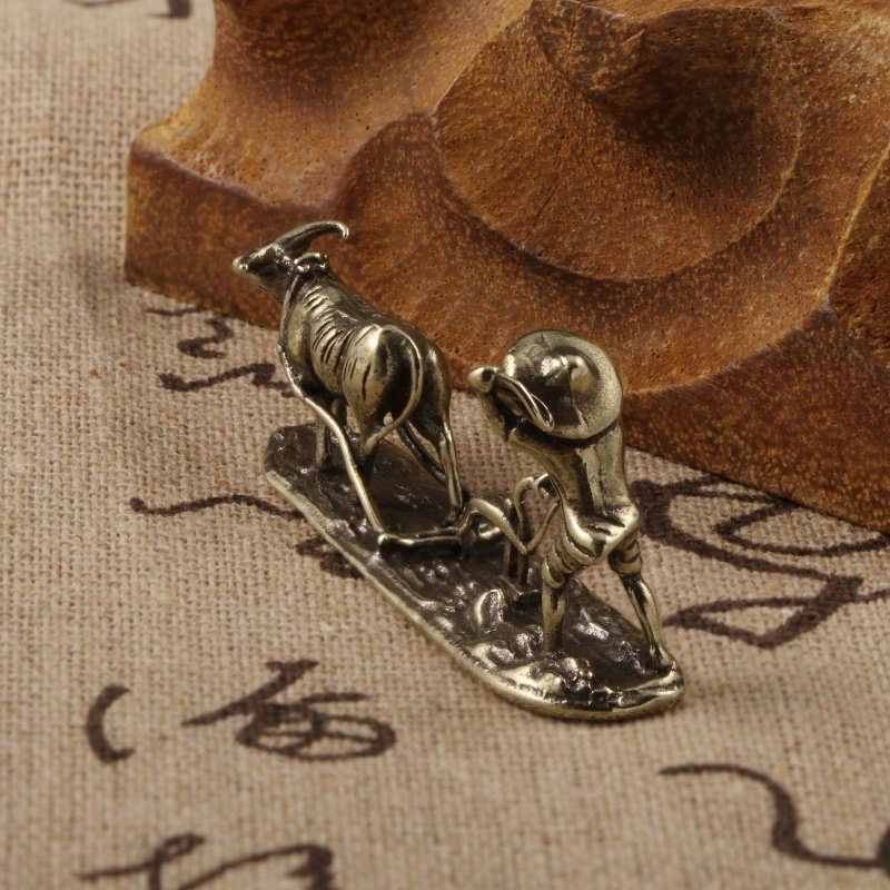 Custom Brass Miniature Ornament Farmers Driving Cattle Desktop Decoration