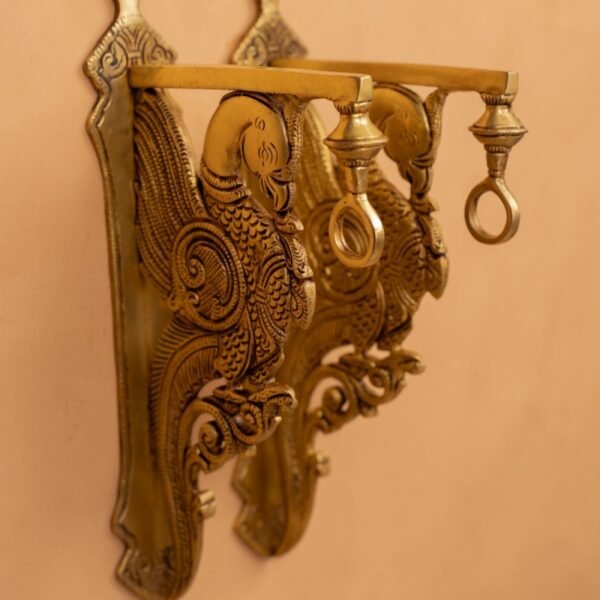 OEM Brass Peacock Wall Bracket for Home Decor