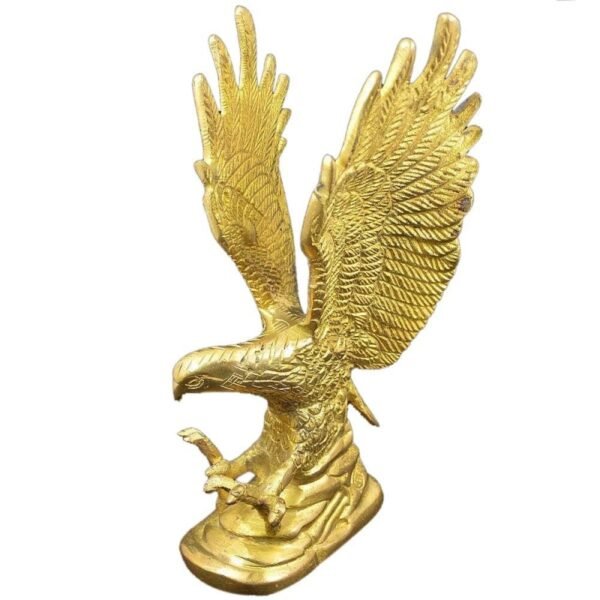 Feng Shui India Figurine Products Brass Eagle Flying Golden Eagle Spreading Wings for Desktop Ornament